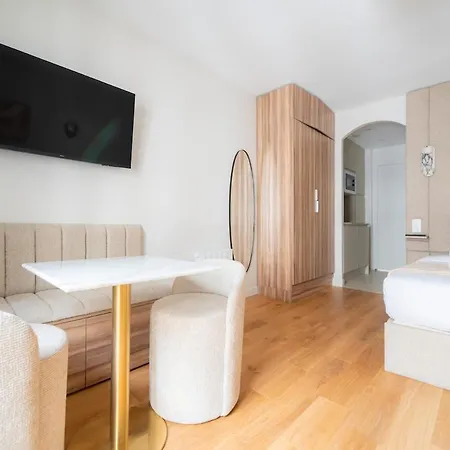 Charming Parisian Flat By Champs Elysées Appartamento Parigi
