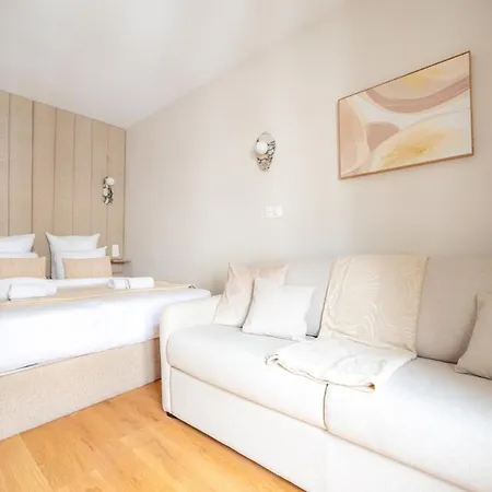 Charming Parisian Flat By Champs Elysées Appartamento *