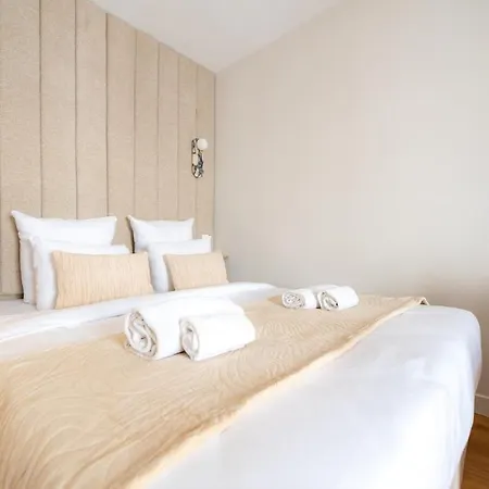 Charming Parisian Flat By Champs Elysées Appartamento